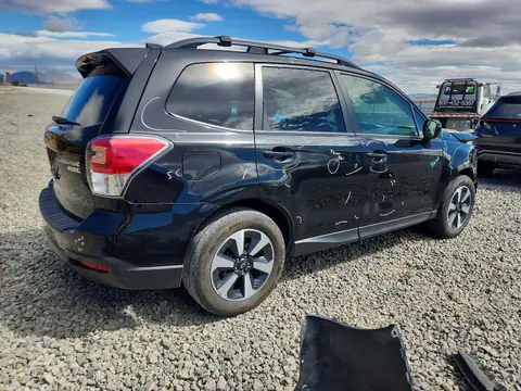 2017 Subaru Forester VIN JF2SJAGC8HH430708 фото 3