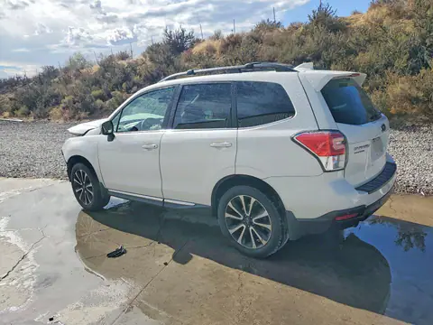 JF2SJGWC9HH807647 — 2017 Subaru Forester, photo 2 from Copart 22.10.2026, Front end