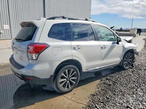 JF2SJGWC9HH807647 — 2017 Subaru Forester, photo 3 from Copart 22.10.2026, Front end