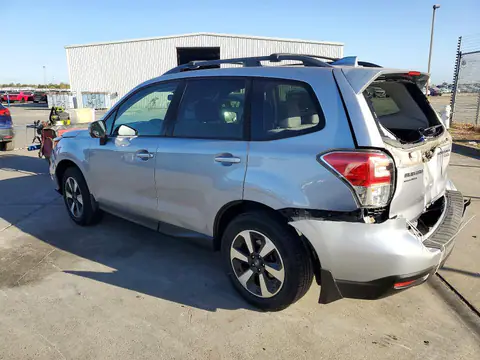 JF2SJAEC7HH535324 — 2017 Subaru Forester, photo 2 from Copart 19.10.2026, Rear end