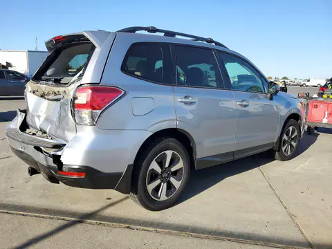 JF2SJAEC7HH535324 — 2017 Subaru Forester, photo 3 from Copart 19.10.2026, Rear end