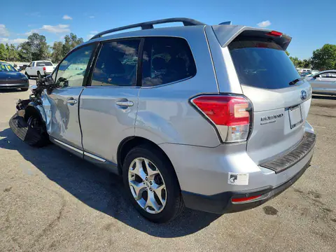 JF2SJAWC8HH576138 — 2017 Subaru Forester, foto 2 de Copart 27.10.2026, Parte delantera