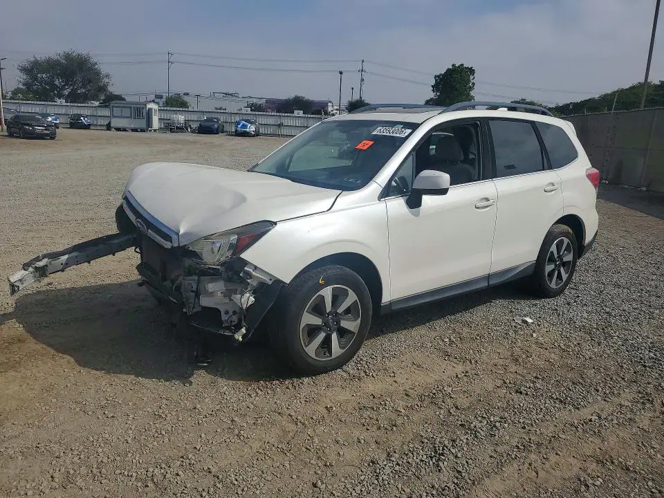JF2SJARC5JH583582 Subaru Forester 2018 — Front end damage, before-repair photo