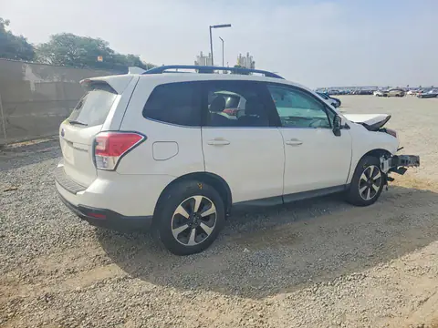 JF2SJARC5JH583582 — 2018 Subaru Forester, photo 3 from Copart 29.09.2026, Front end