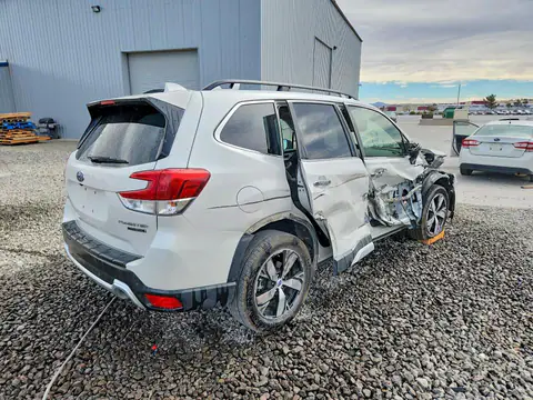 JF2SKAWC7KH558069 — 2019 Subaru Forester, photo 3 from Copart 22.10.2026, Side