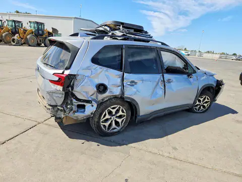 JF2SKAJC8MH447489 — 2021 Subaru Forester, zdjęcie 3 z Copart 26.10.2026, Dachowanie