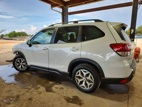 JF2SKAJC5MH503405 — 2021 Subaru Forester, photo 2 from Copart 21.10.2026, Front end
