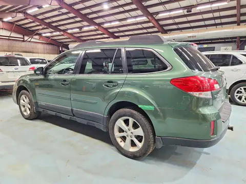 2014 Subaru Outback VIN 4S4BRCDC1E3296068 фото 2