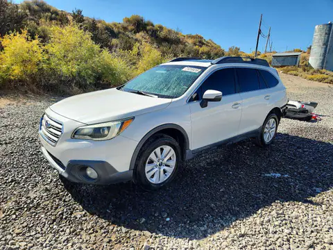 4S4BSAHC7F3298038 — 2015 Subaru Outback, Tył (Rear End), zdjęć przed naprawą