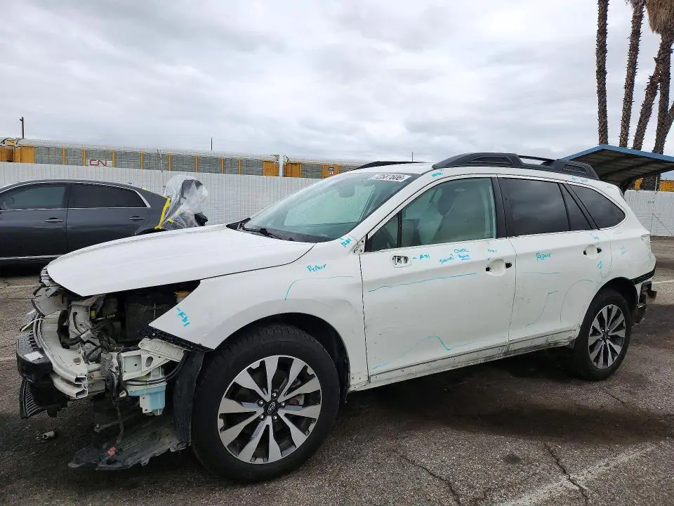 4S4BSENC2F3278372 Subaru Outback 2015 — Front end damage, before-repair photo