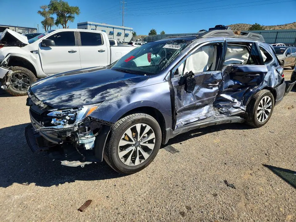 4S4BSANC4H3344349 Subaru Outback 2017 — Rollover damage, before-repair photo