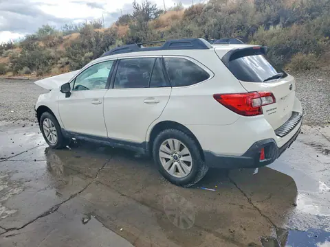 2018 Subaru Outback VIN 4S4BSADC1J3290919 фото 2