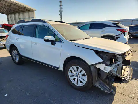 4S4BSAFC4J3384385 — 2018 Subaru Outback, zdjęcie 4 z Copart 26.10.2026, Przód