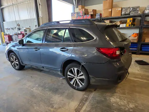 4S4BSACC8J3366024 — 2018 Subaru Outback, photo 2 from Copart, Rear end