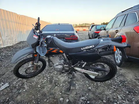 JS1SP46D3S7101611 — 2025 Suzuki Dr, фото 3 з Copart, Передня частина