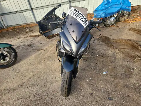 JS1GT7CB5K7100059 — 2019 Suzuki GSX-S, zdjęcie 2 z Copart, Bok
