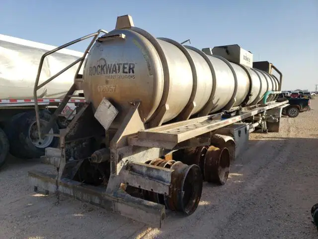 1UNST4623GS140976 — 2016 Tanker Trailer, photo 4 from Copart 30.09.2026, Fire
