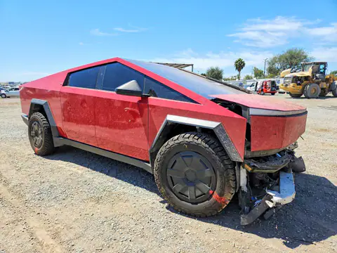 7G2CEHED3SA059583 — 2025 Tesla Cybertruck, фото 4 с аукциона Copart 29.09.2026, Передняя часть