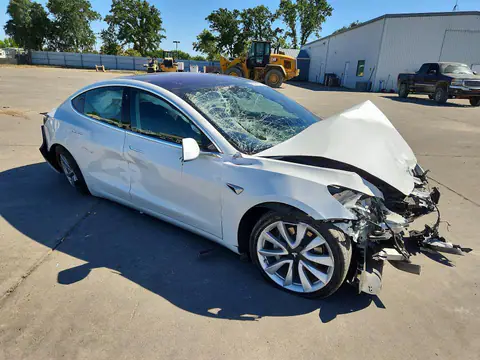 5YJ3E1EA3HF002134 — 2017 Tesla Model 3, photo 4 from Copart 26.10.2026, Front end
