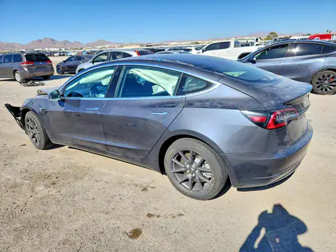 5YJ3E1EB1JF104160 — 2018 Tesla Model 3, photo 2 from Copart 20.10.2026, Front end