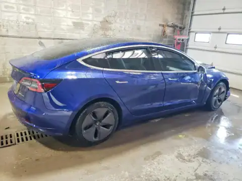 5YJ3E1EB0JF096522 — 2018 Tesla Model 3, zdjęcie 3 z Copart 24.09.2026, Przód