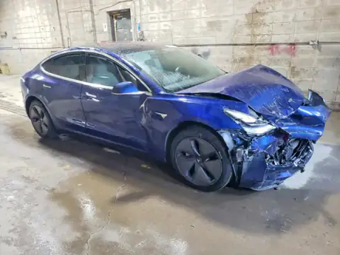 5YJ3E1EB0JF096522 — 2018 Tesla Model 3, zdjęcie 4 z Copart 24.09.2026, Przód