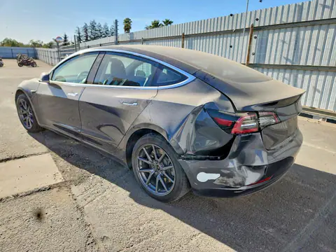 5YJ3E1EB2JF089927 — 2018 Tesla Model 3, photo 2 from Copart 22.10.2026, Rear end