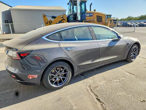 5YJ3E1EB2JF089927 — 2018 Tesla Model 3, photo 3 from Copart 22.10.2026, Rear end