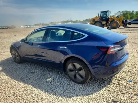 5YJ3E1EB9JF092128 — 2018 Tesla Model 3, zdjęcie 2 z Copart 23.10.2026, Drobne wgniecenia i rysy