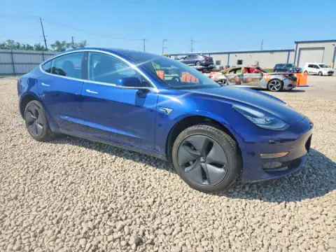 5YJ3E1EB9JF092128 — 2018 Tesla Model 3, zdjęcie 4 z Copart 23.10.2026, Drobne wgniecenia i rysy