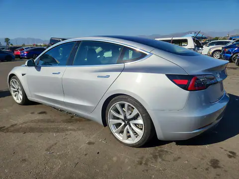 5YJ3E1EB7JF069172 — 2018 Tesla Model 3, photo 2 from Copart 14.10.2026, Rear end
