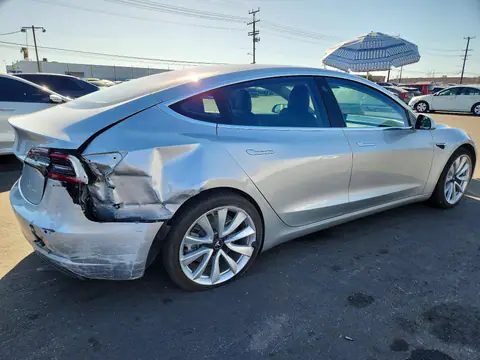 5YJ3E1EB7JF069172 — 2018 Tesla Model 3, photo 3 from Copart 14.10.2026, Rear end