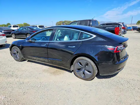 5YJ3E1EA5JF166426 — 2018 Tesla Model 3, photo 2 from Copart 20.10.2026, Front end