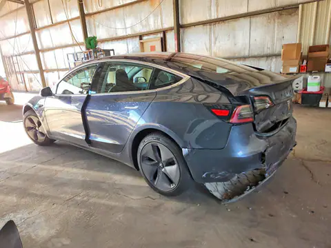 5YJ3E1EA2JF031520 — 2018 Tesla Model 3, photo 2 from Copart 30.09.2026, Rear end