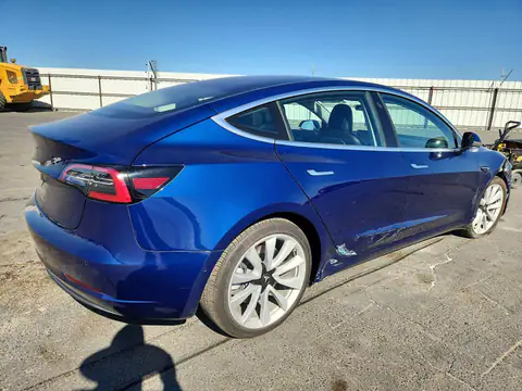 5YJ3E1EA0JF006325 — 2018 Tesla Model 3, photo 3 from Copart 22.10.2026, Side