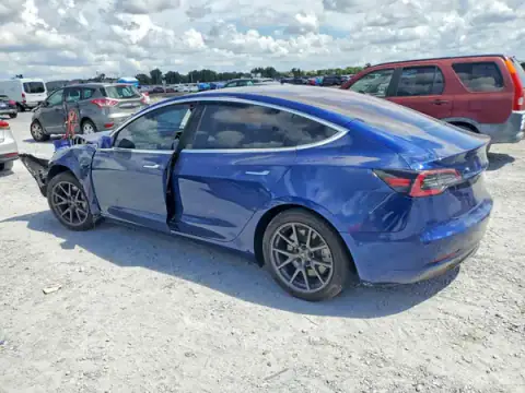 5YJ3E1EA0JF026106 — 2018 Tesla Model 3, photo 2 from Copart, Front end
