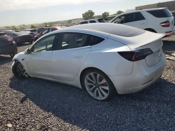 5YJ3E1EB3JF081352 — 2018 Tesla Model 3, photo 2 from Copart 13.10.2026, Front end