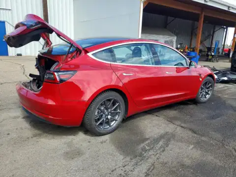 5YJ3E1EB4JF104752 — 2018 Tesla Model 3, photo 3 from Copart 24.09.2026, Rear end