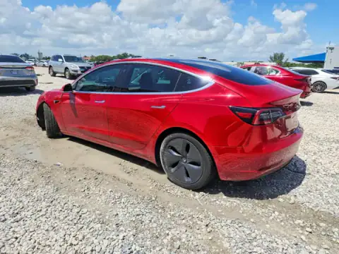 5YJ3E1EB0JF064279 — 2018 Tesla Model 3, zdjęcie 2 z Copart, Przód