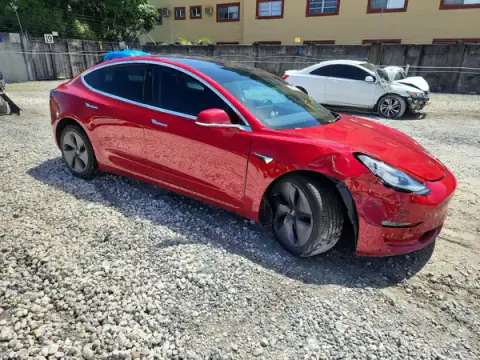 5YJ3E1EB0JF064279 — 2018 Tesla Model 3, zdjęcie 4 z Copart, Przód