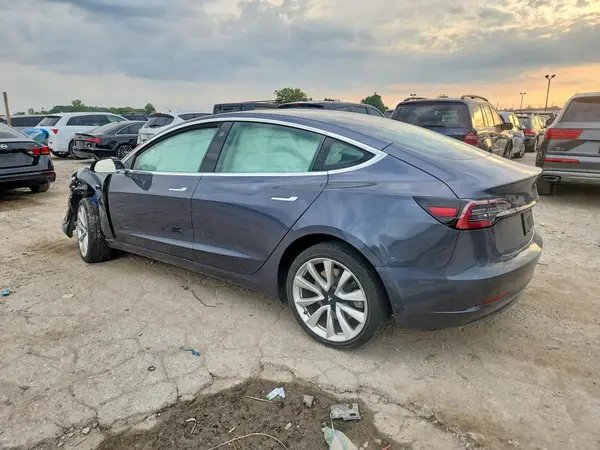 5YJ3E1EB5JF186944 — 2018 Tesla Model 3, photo 2 from Copart, Front end
