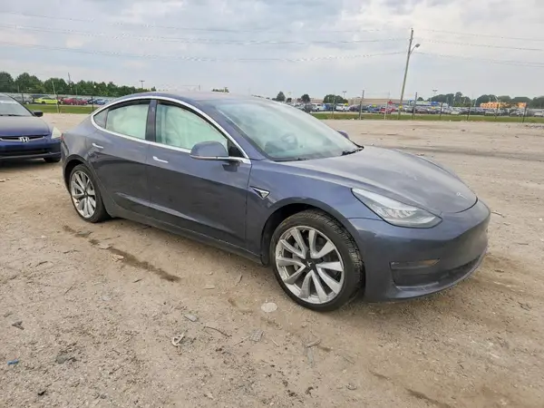 5YJ3E1EB5JF186944 — 2018 Tesla Model 3, photo 4 from Copart, Front end