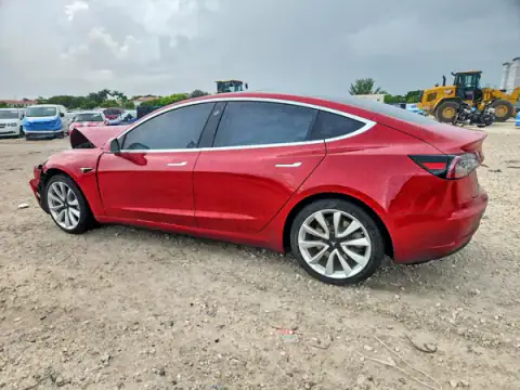 5YJ3E1EB5JF097536 — 2018 Tesla Model 3, photo 2 from Copart, Front end