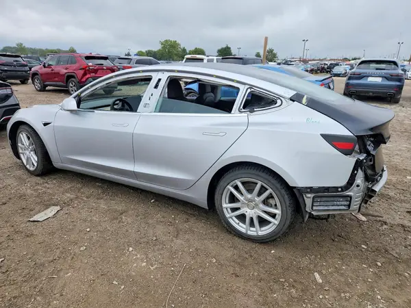 5YJ3E1EB8JF087499 — 2018 Tesla Model 3, photo 2 from Copart, Rear end