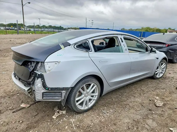 5YJ3E1EB8JF087499 — 2018 Tesla Model 3, photo 3 from Copart, Rear end