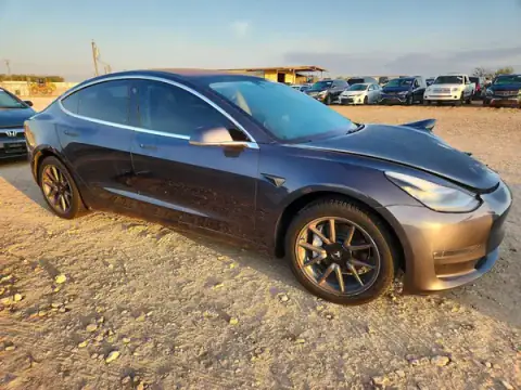 5YJ3E1EA9JF031580 — 2018 Tesla Model 3, photo 4 from Copart, Front end