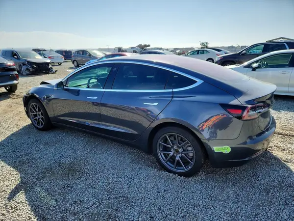 5YJ3E1EB2JF128600 — 2018 Tesla Model 3, photo 2 from Copart 05.10.2026, Front end