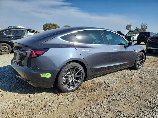 5YJ3E1EB2JF128600 — 2018 Tesla Model 3, photo 3 from Copart 05.10.2026, Front end