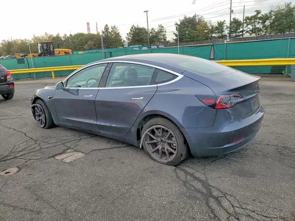 5YJ3E1EBXJF114427 — 2018 Tesla Model 3, photo 2 from Copart, Front end