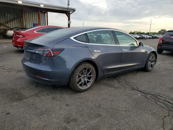 5YJ3E1EBXJF114427 — 2018 Tesla Model 3, photo 3 from Copart, Front end